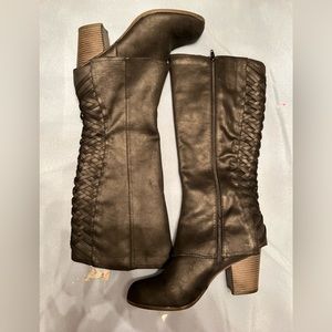 FERGALICIOUS by FERGIE knee high black boots